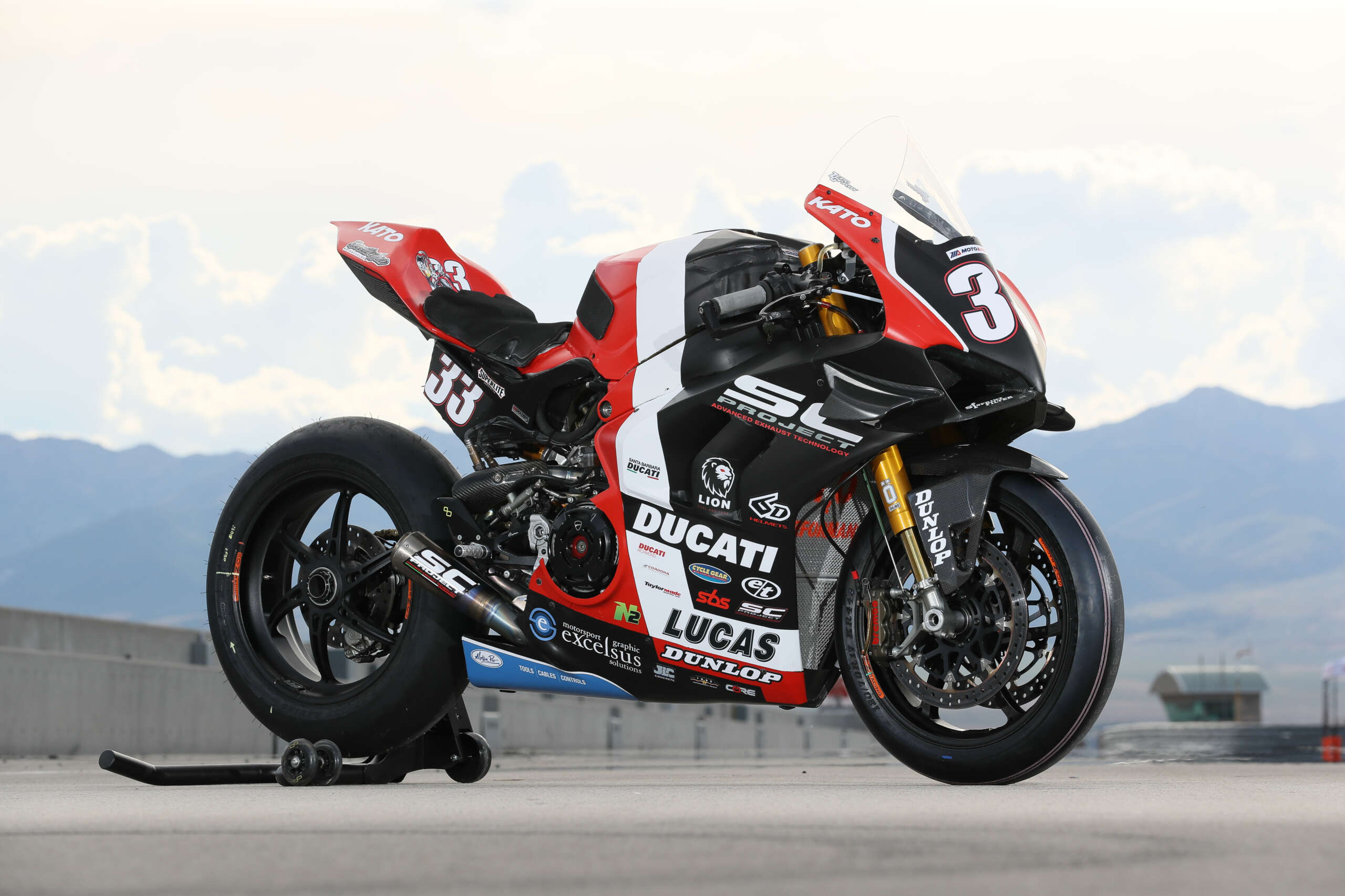 Read more about the article Tech Talk: Motorcycle Road Racing Is Exhausting Work