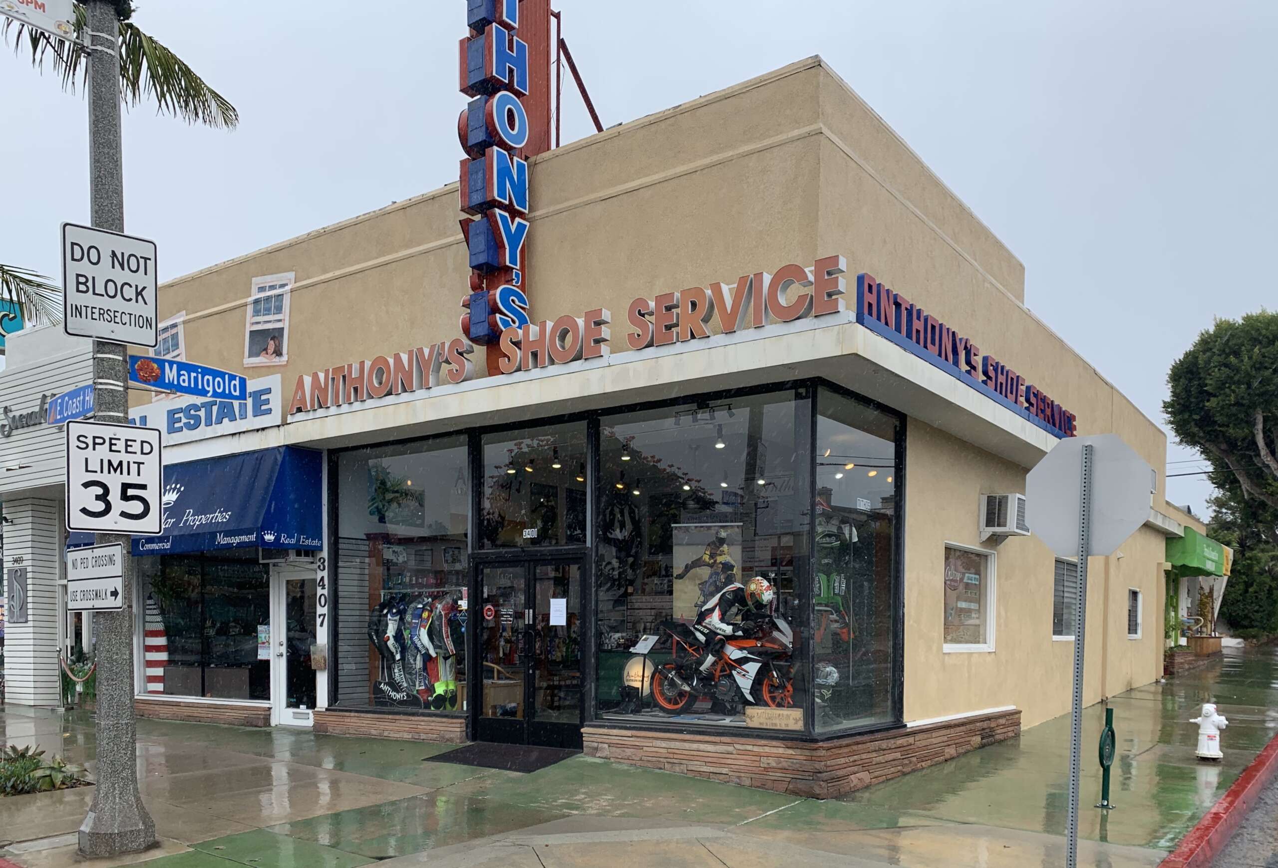 Read more about the article Anthony’s Leatherworks On Board As MotoAmerica Sponsor