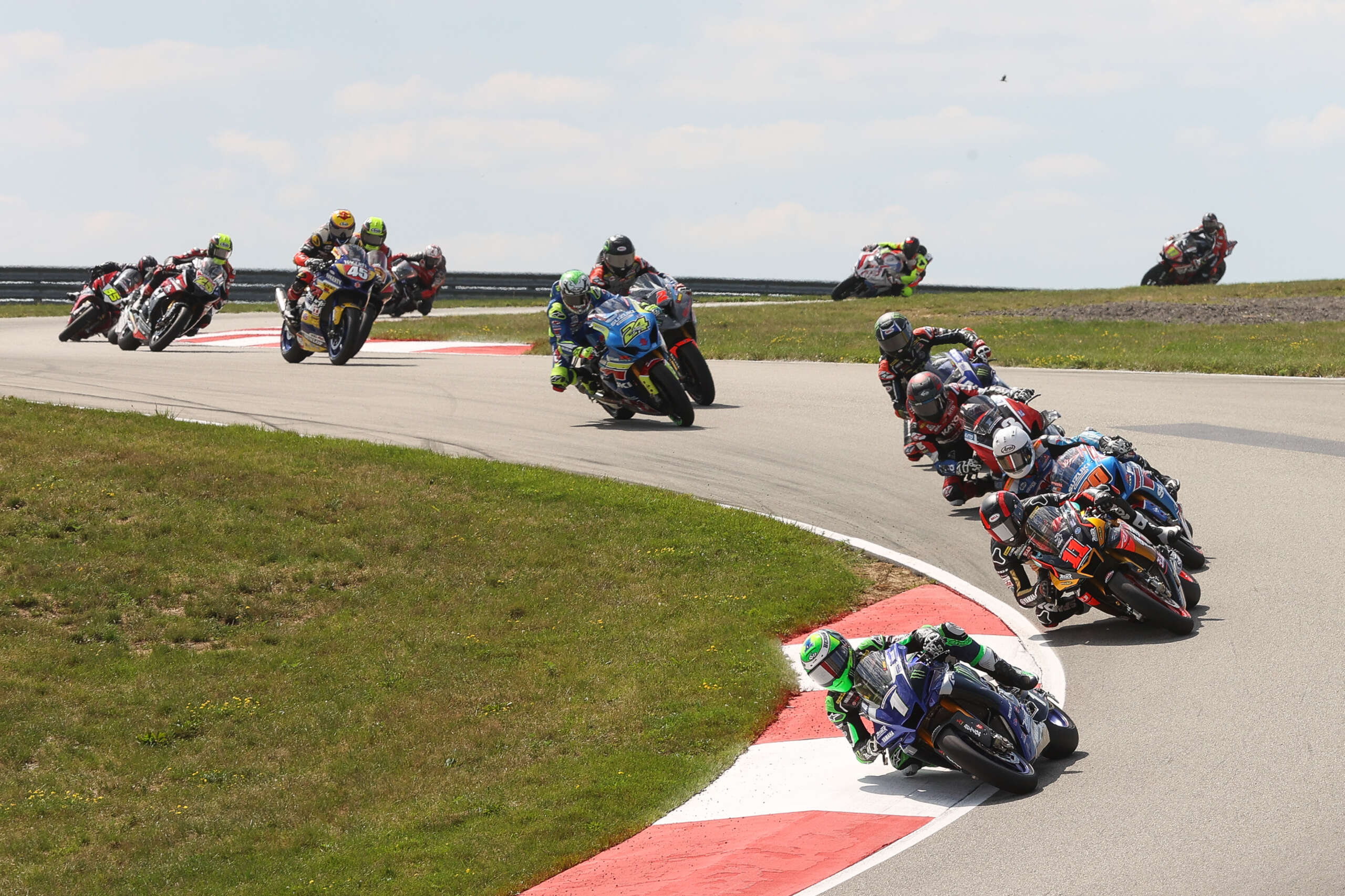 Read more about the article Three MotoAmerica HONOS Superbike Races Slated For Indy And Laguna Seca Rounds