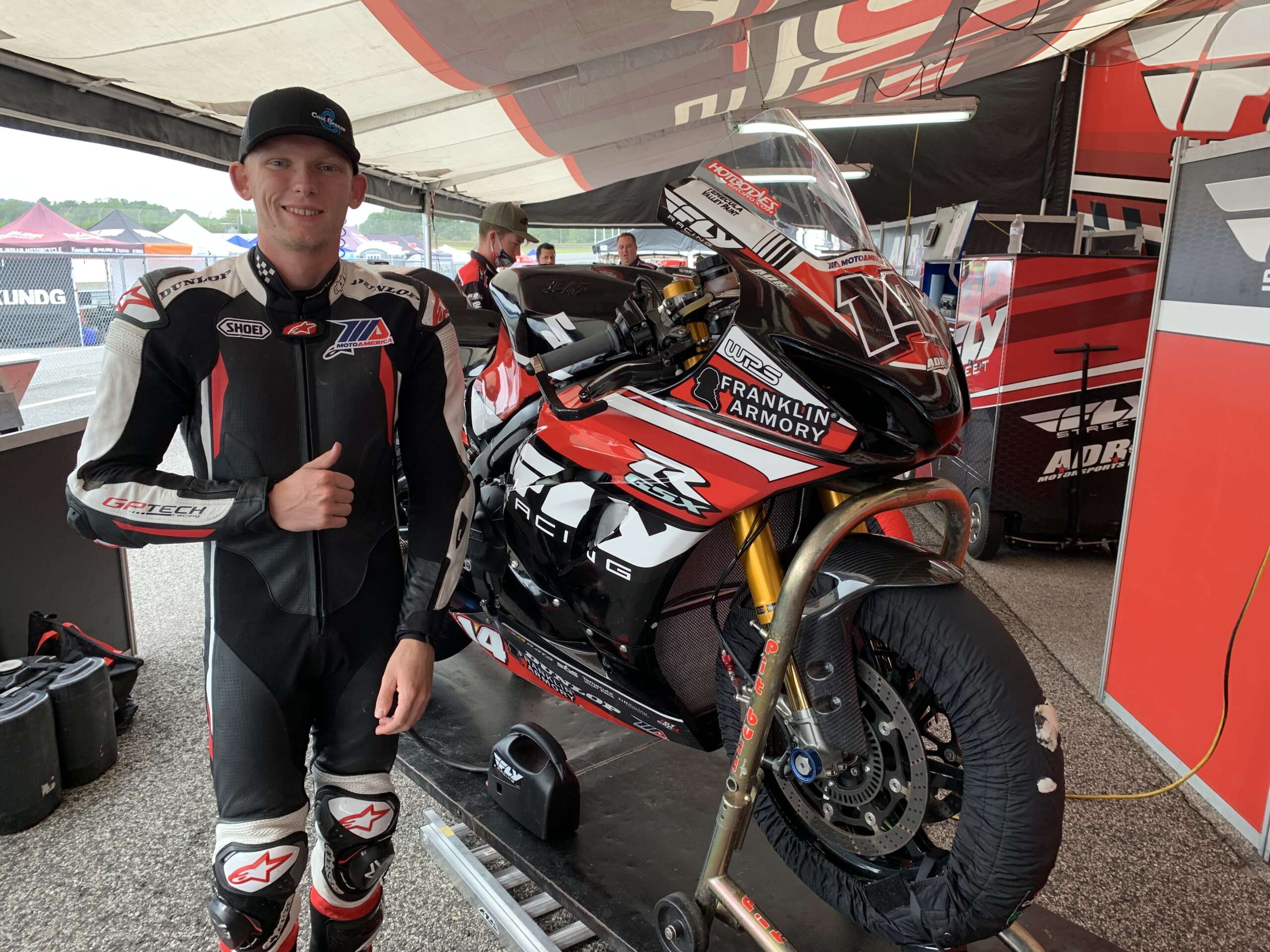 Read more about the article HONOS Superbike Rider Lee Jumps From Kawasaki To Suzuki