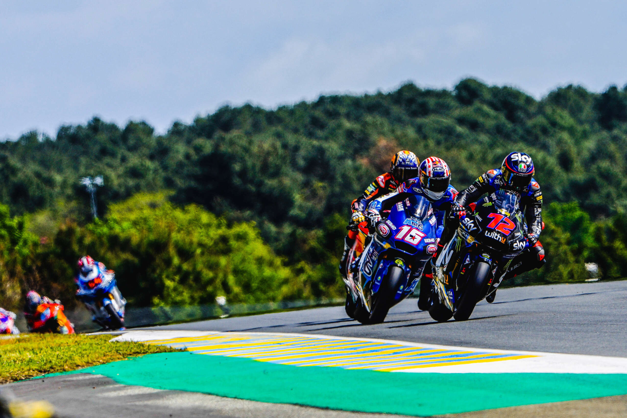 Read more about the article Beaubier, Roberts Both Crash Out Of French Grand Prix