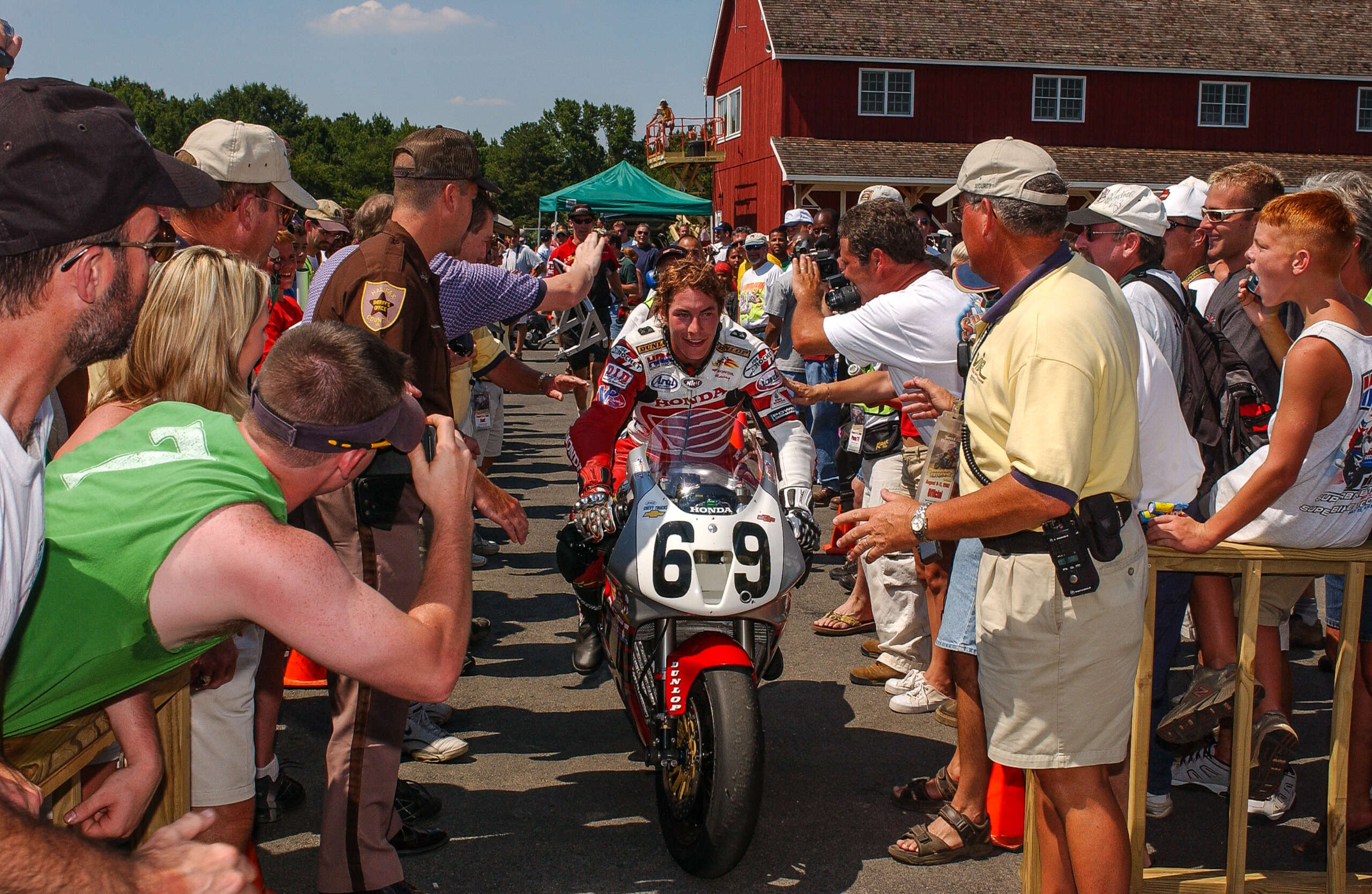 Read more about the article Throwback Thursday: Hayden’s Championship Clincher, Bostrom’s Photo-Finish Victory