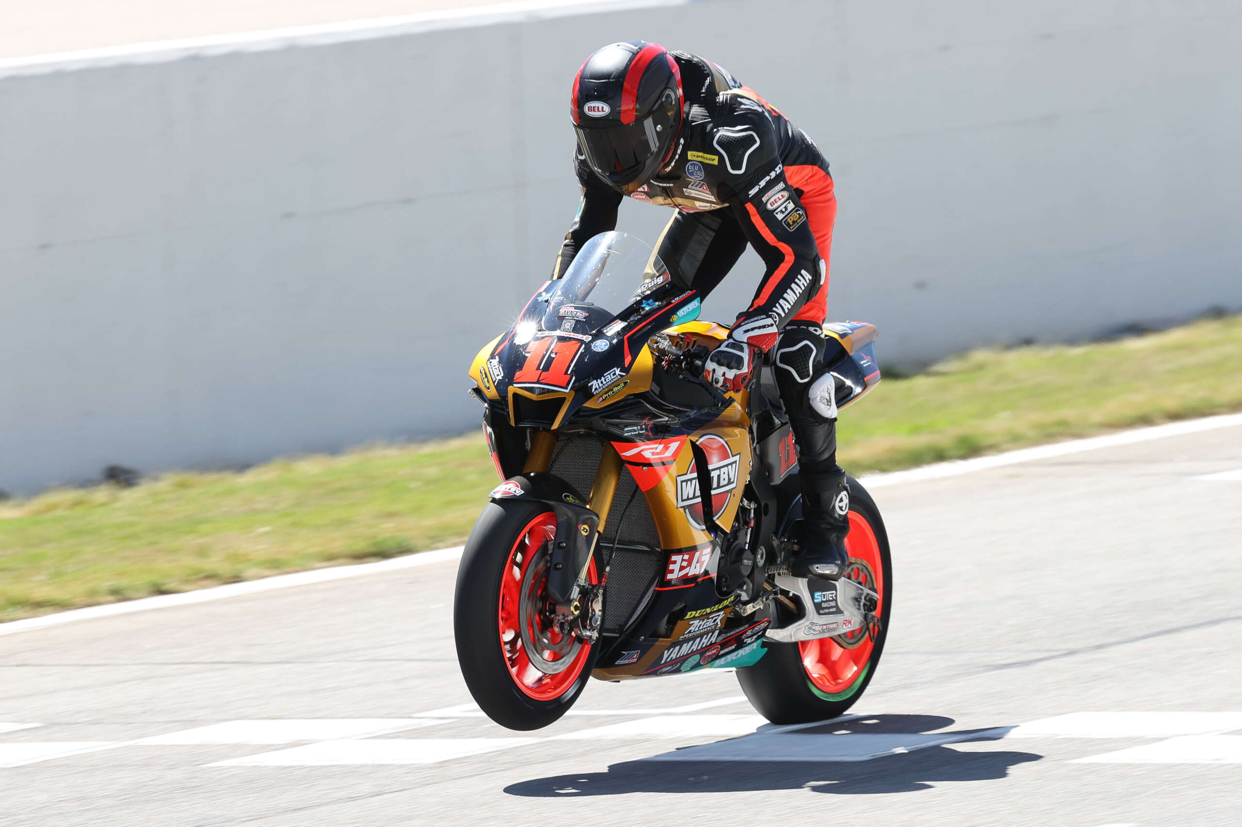 Read more about the article Scholtz Takes HONOS Superbike Series Opener At Michelin Raceway Road Atlanta