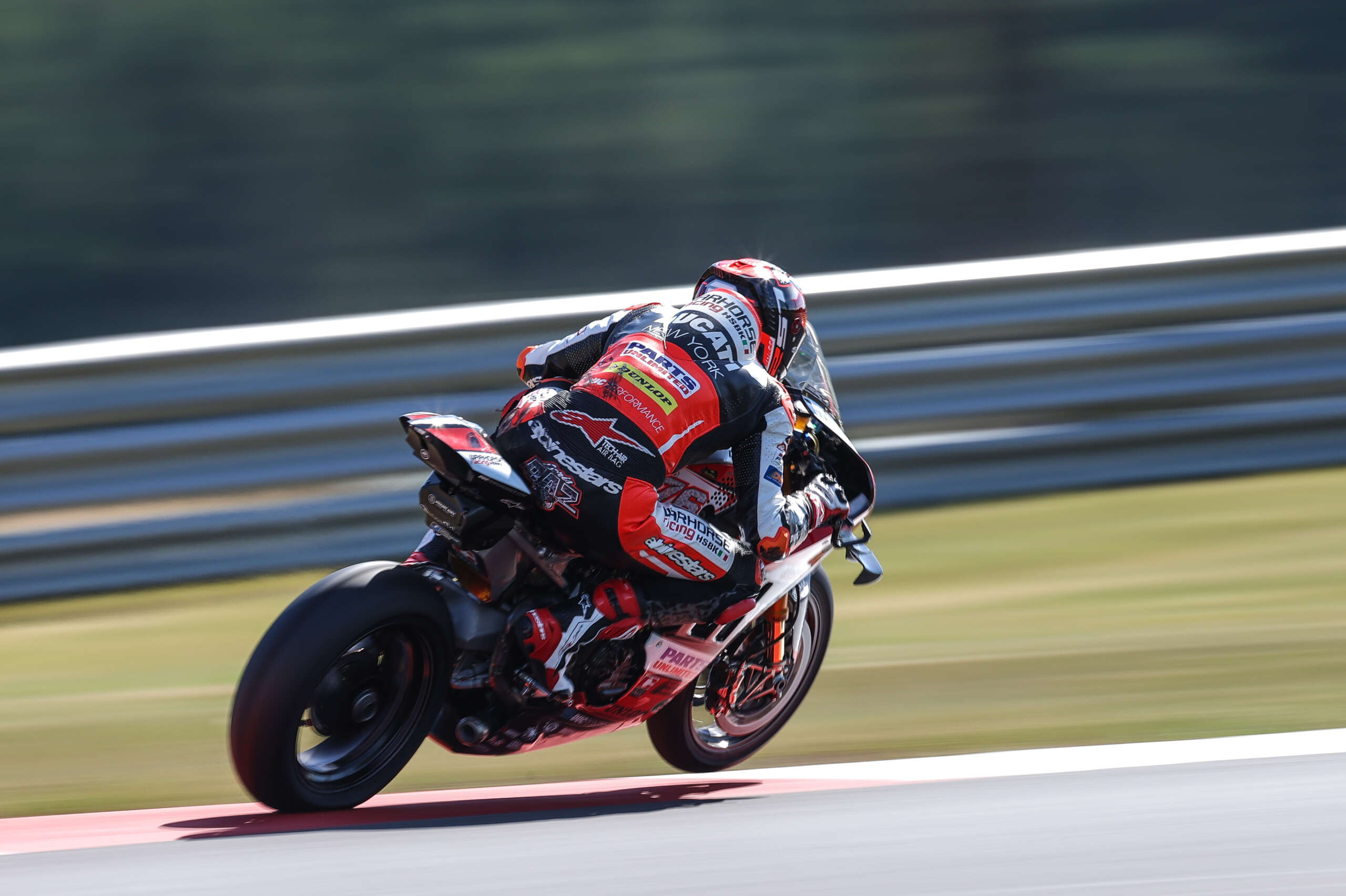 Read more about the article Baz Leads Fast MotoAmerica Friday At Ridge Motorsports Park