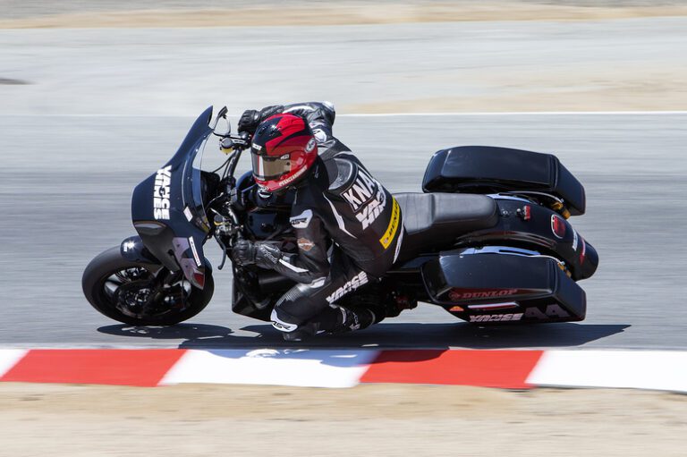 Read more about the article Rispoli, Knapp Set For Vance & Hines In 2022 MotoAmerica King Of The Baggers