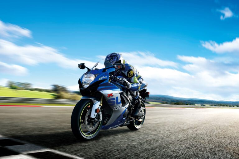 Read more about the article The Suzuki GSX-R750: Is There No Replacement For Displacement?