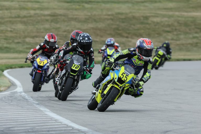 Read more about the article Ryder Davis And Joshua Raymond Lead The Way In Mini Cup By Motul At Pitt Race