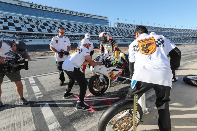 Read more about the article Pirelli Returns As Sponsor And Defending Champion Of The Daytona 200