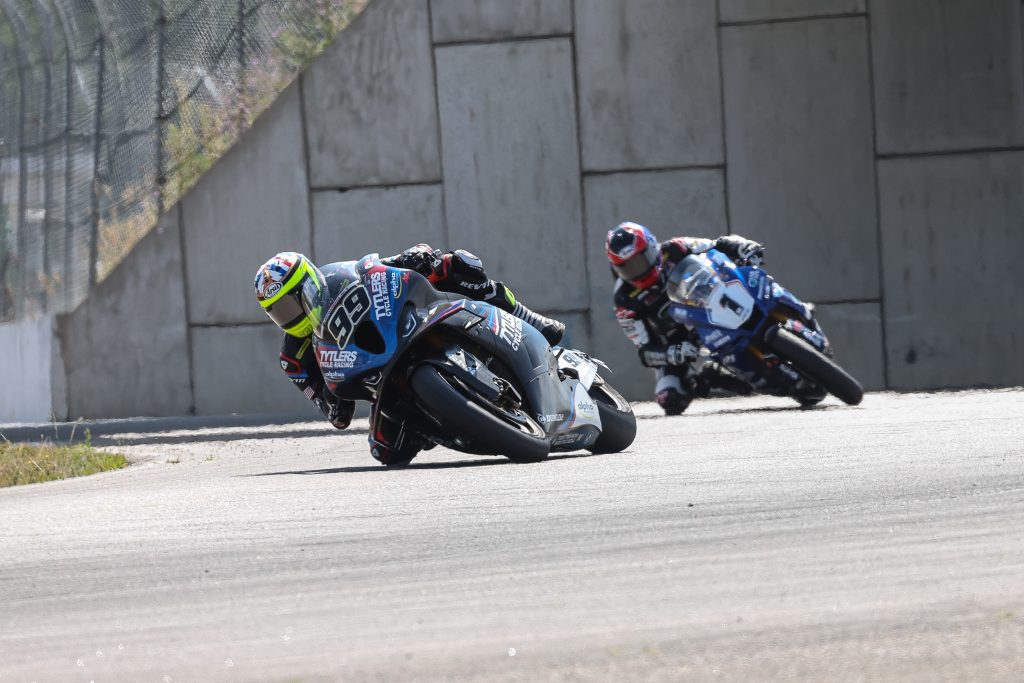 Read more about the article Jacobsen Wins His First MotoAmerica Superbike Race At Brainerd
