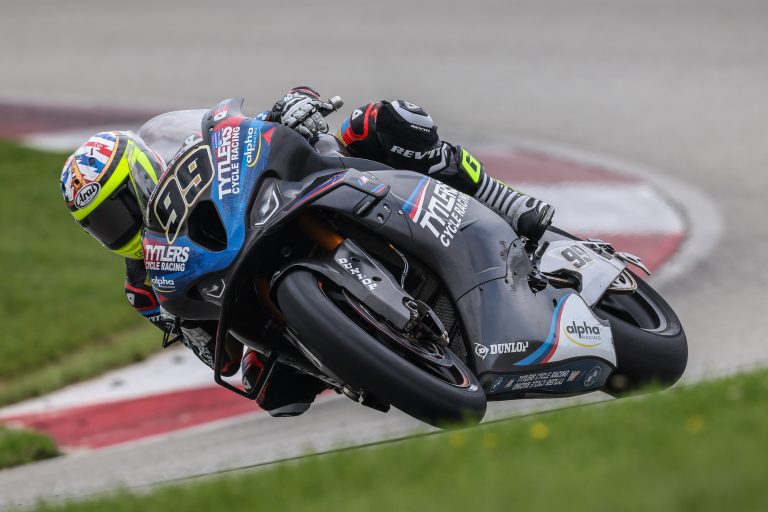 Read more about the article Jacobsen Rolls On With Provisional Pole At Pitt Race