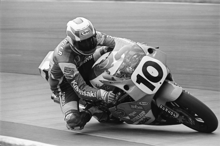 Read more about the article Mid-Ohio Memories, 1990: Chandler Wins, Russell Impresses In Muzzy Kawasaki 1-2